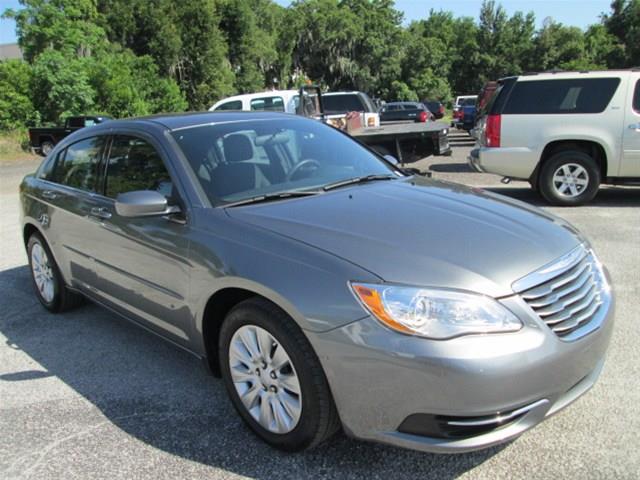 2013 Chrysler 200 4DR SE (roof)