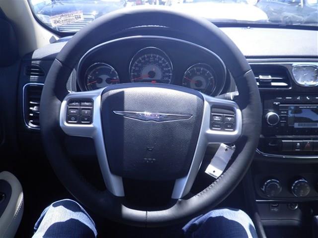 2013 Chrysler 200 3.5