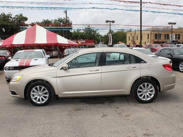 2013 Chrysler 200 RX 35