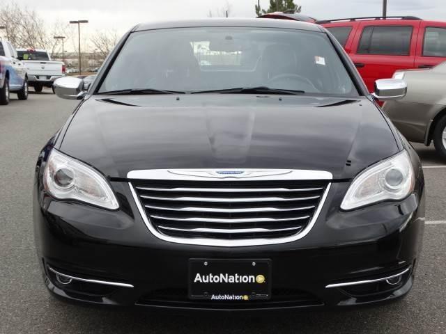 2013 Chrysler 200 SLT 25