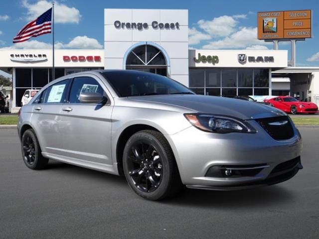 2014 Chrysler 200 4dr Sdn Auto