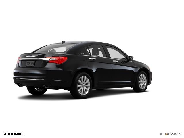 2014 Chrysler 200 Unknown