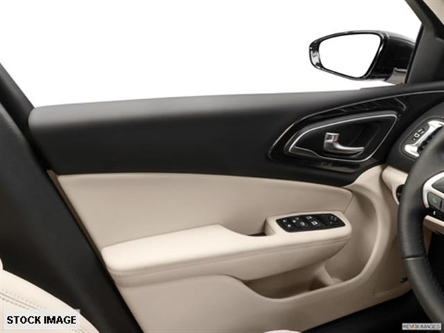 2015 Chrysler 200 Flat-bed 2WD