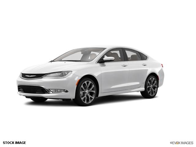 2015 Chrysler 200 Crew Cab 156 Inch XLT 4WD 4x4 Truck