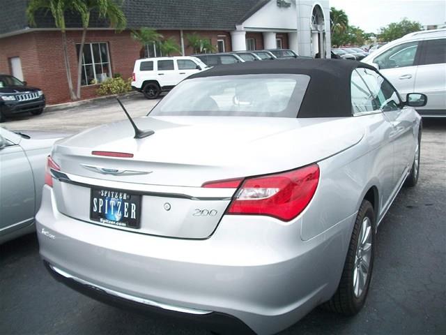 2012 Chrysler 200 Convertible Eddie Bauer - 4WD