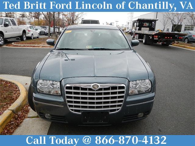 2005 Chrysler 300 SLT 25