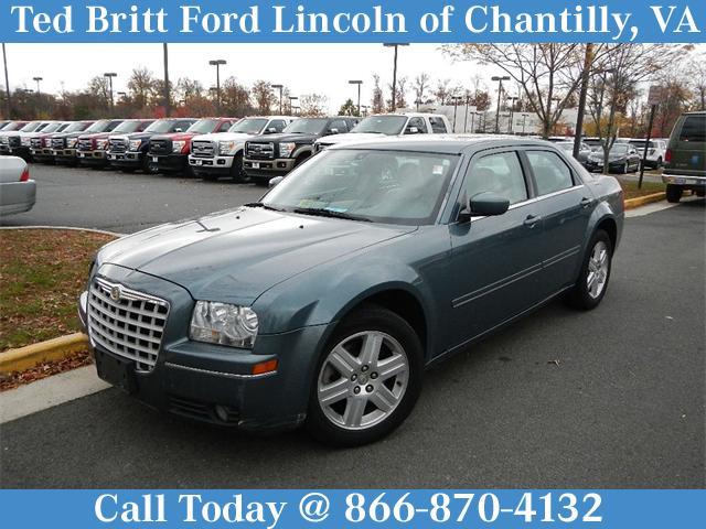 2005 Chrysler 300 SLT 25