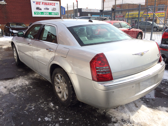 2005 Chrysler 300 Regular Cab