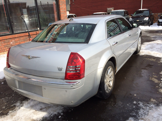 2005 Chrysler 300 Regular Cab