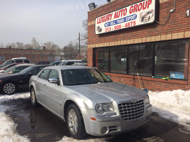2005 Chrysler 300 Regular Cab
