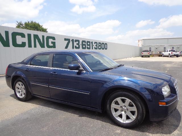 2005 Chrysler 300 LS Pickup 2D 8 Ft