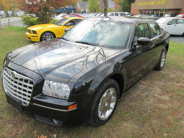 2005 Chrysler 300 SLT 25