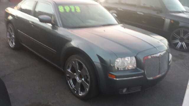 2005 Chrysler 300 GT Premium