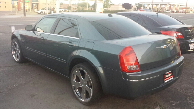 2005 Chrysler 300 GT Premium