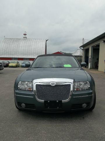 2005 Chrysler 300 SLT 25