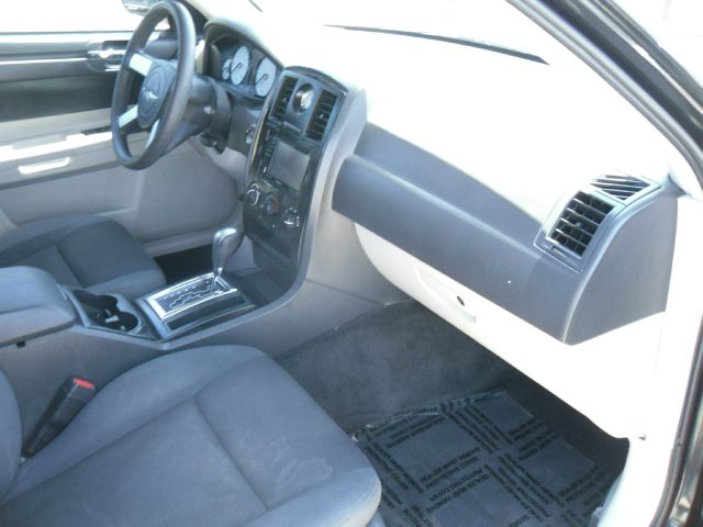 2005 Chrysler 300 Base