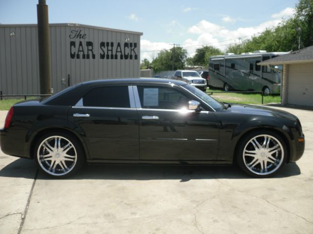 2005 Chrysler 300 Base