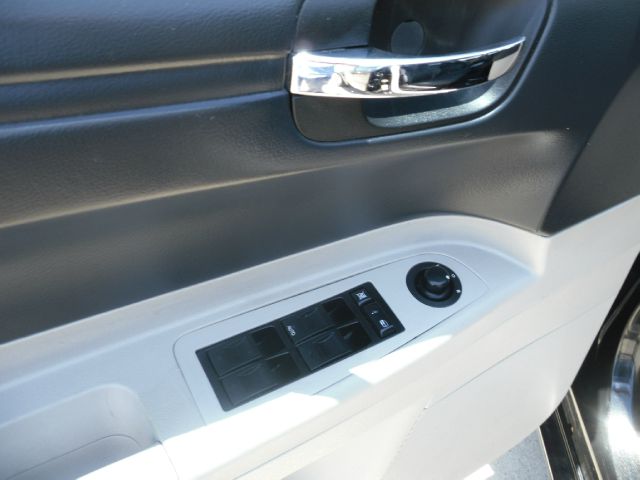 2005 Chrysler 300 Base