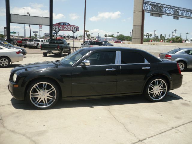 2005 Chrysler 300 Base