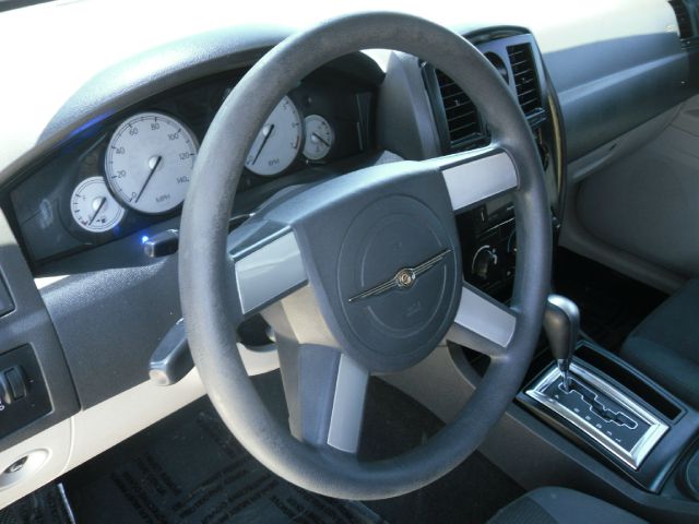 2005 Chrysler 300 Base