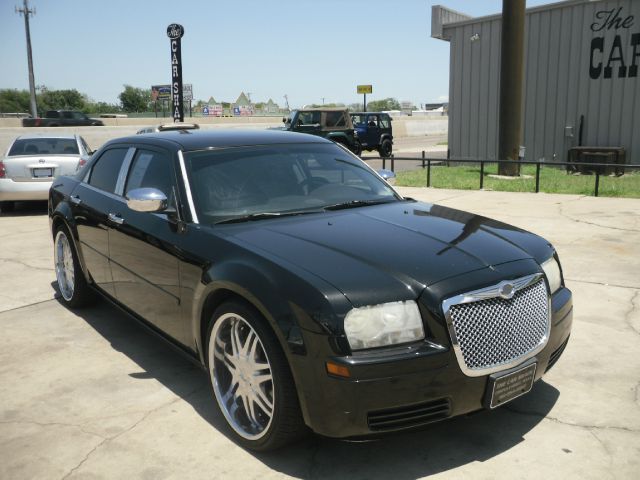 2005 Chrysler 300 Base