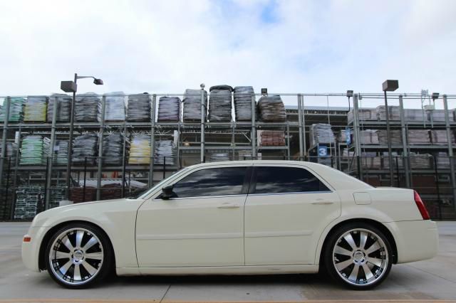 2005 Chrysler 300 Base