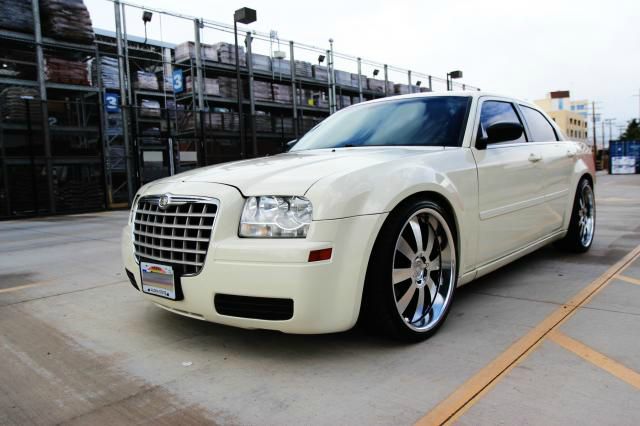 2005 Chrysler 300 Base