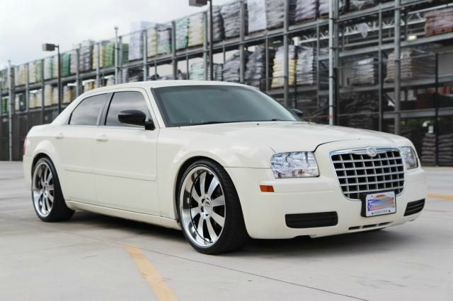 2005 Chrysler 300 Base