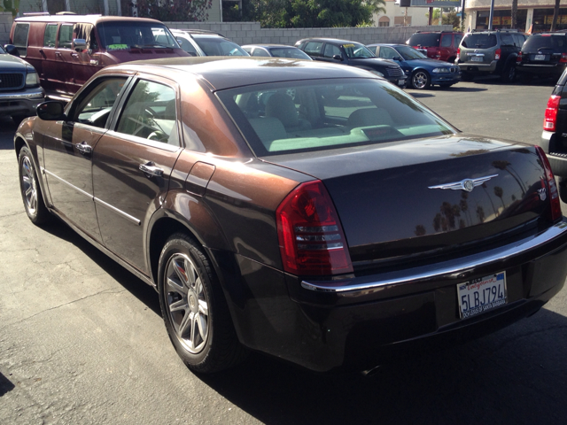 2005 Chrysler 300 Regular Cab