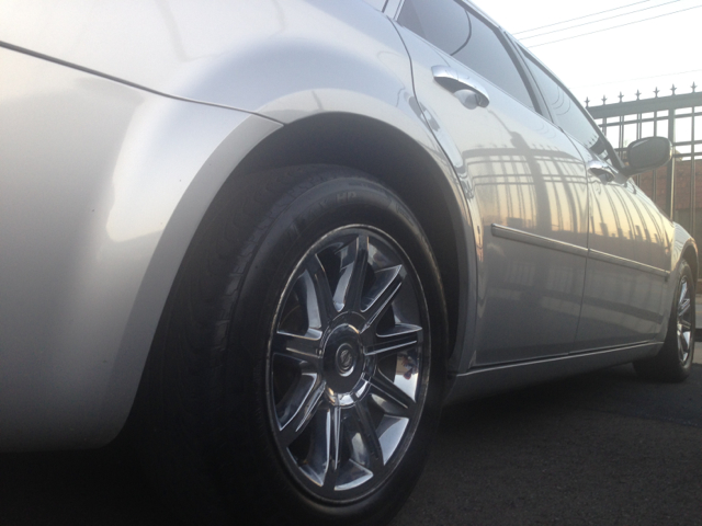 2005 Chrysler 300 SLT 2500 Quad Cab 4 X