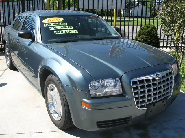 2005 Chrysler 300 Base