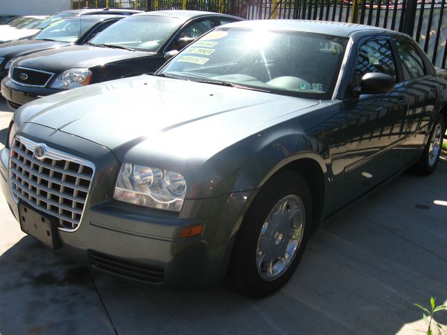 2005 Chrysler 300 Base