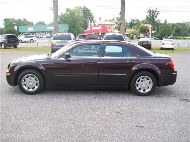 2005 Chrysler 300 Unknown