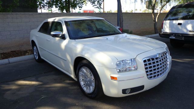 2005 Chrysler 300 SLT 25