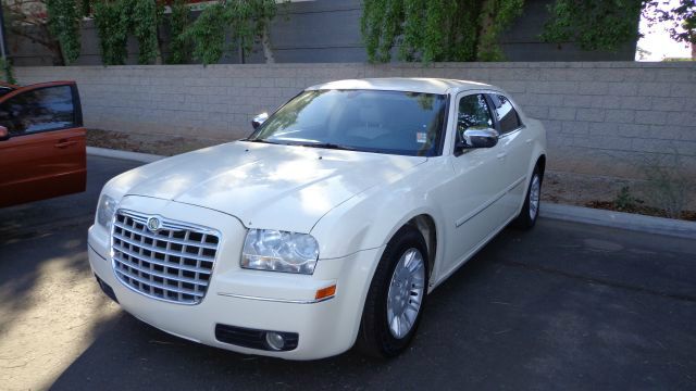 2005 Chrysler 300 SLT 25