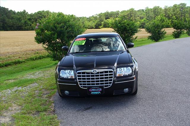 2005 Chrysler 300 Unknown