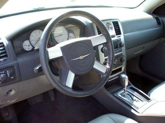 2005 Chrysler 300 Unknown