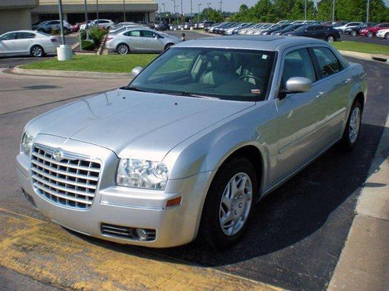 2005 Chrysler 300 Unknown