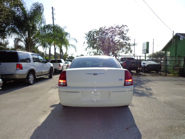 2005 Chrysler 300 3.5