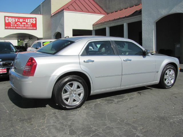 2005 Chrysler 300 C1500 Scottsdale