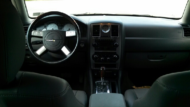 2005 Chrysler 300 GT Premium