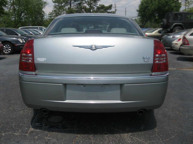 2005 Chrysler 300 Regular Cab