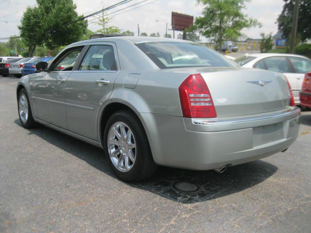 2005 Chrysler 300 Regular Cab