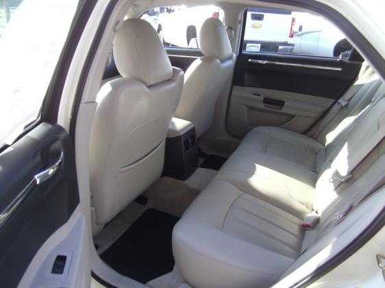 2005 Chrysler 300 Unknown