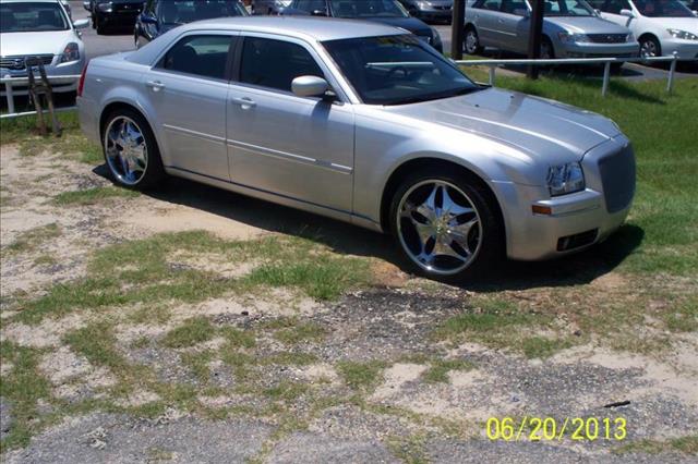 2005 Chrysler 300 Unknown