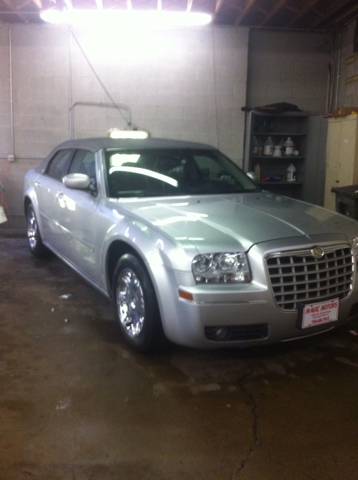 2005 Chrysler 300 SLT 25