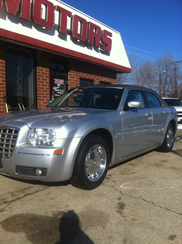 2005 Chrysler 300 SLT 25