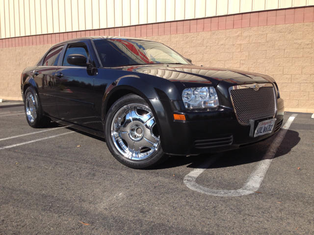 2005 Chrysler 300 Base