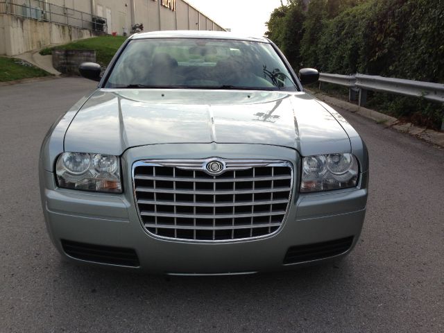 2005 Chrysler 300 Base