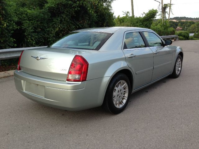 2005 Chrysler 300 Base